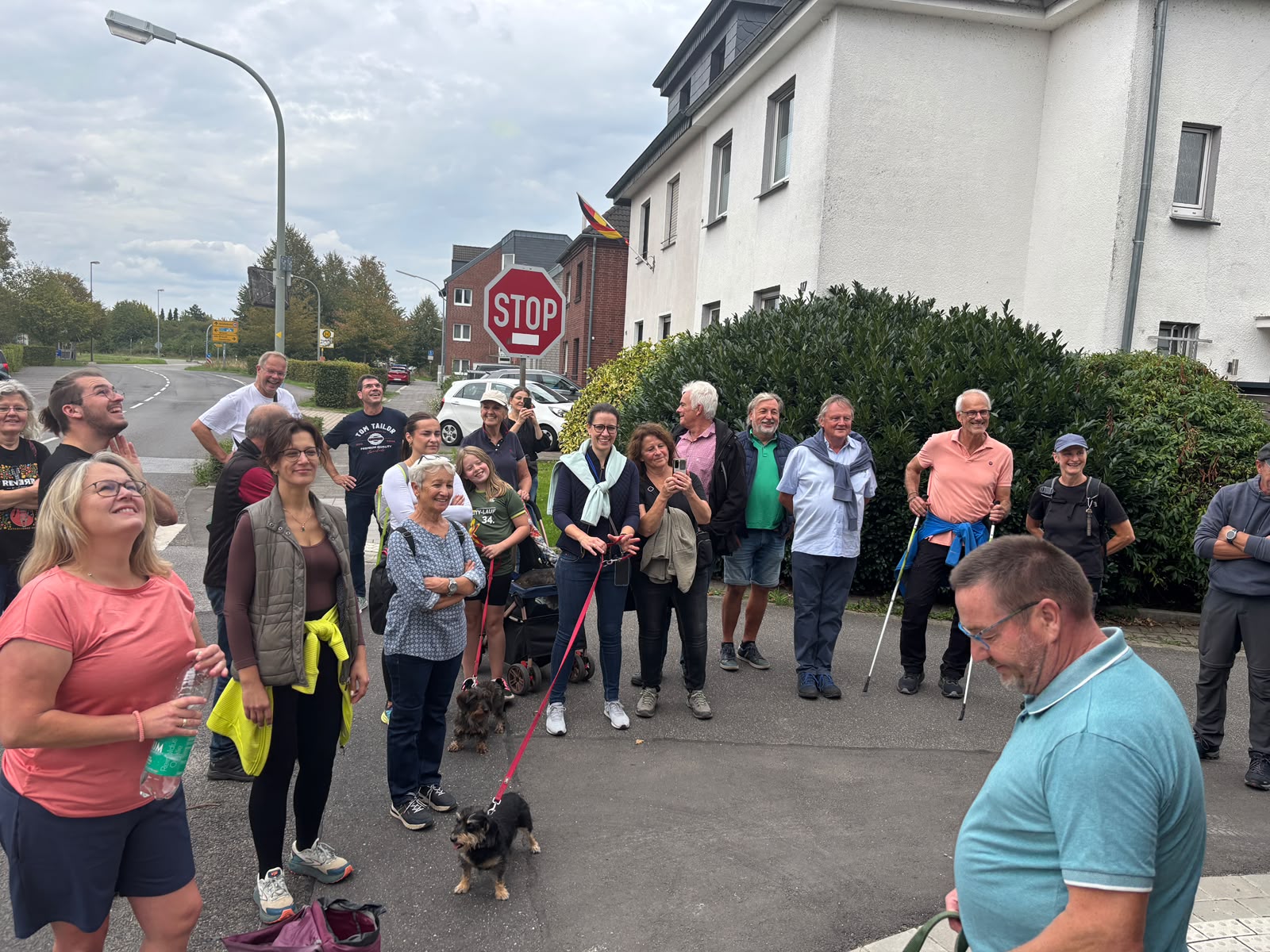 Die Wandergruppe an der Annakapelle., vergrößern