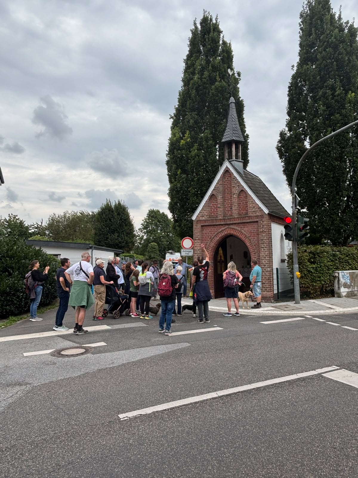 Zwischenstopp an der Annakapelle., vergrößern