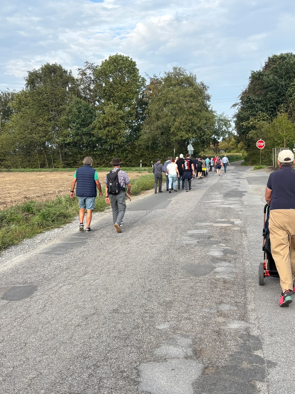 Von der Rochuskapelle geht es weiter Richtung Antoniuskapelle., vergrößern