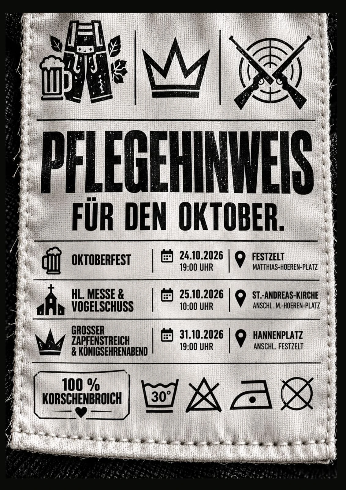Stoffetikett „Pflegehinweis für den Oktober“ mit Lederhose, Krone und Schützensymbolen sowie den drei Festterminen in Korschenbroich 2026.